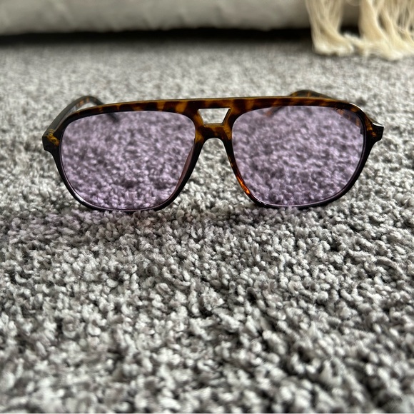 Accessories - Women’s tortoise shell aviator glasses with a lavender tint